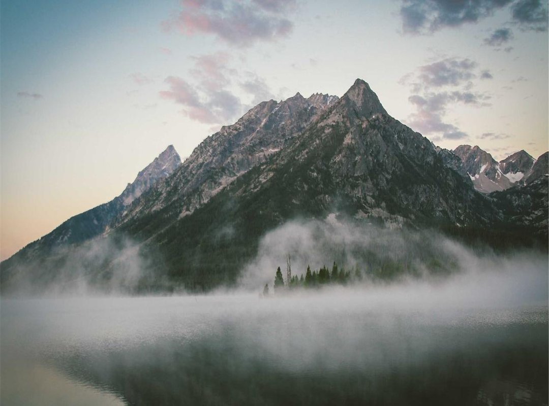 The Criminal Underworld: Gang Leaders and Corrupt Officials